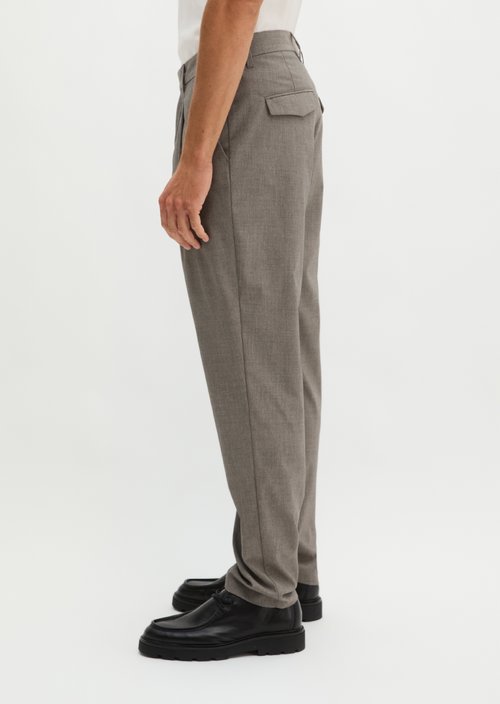 Belsbo Pleated Relaxed-Fit Pants — Medium Grey