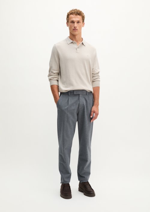 Chino, Belsbo Model, Pleated, Relaxed Fit — Medium Grey