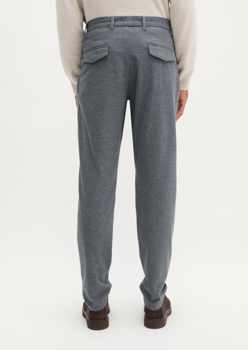 Chino, Belsbo Model, Pleated, Relaxed Fit — Medium Grey