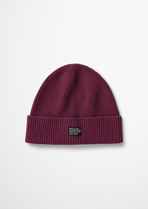 Knitted hat — Grapejuice