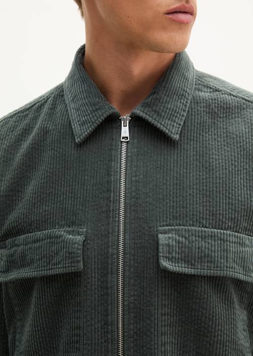 Cord-Overshirt regular Skipping Stone in Detailansicht