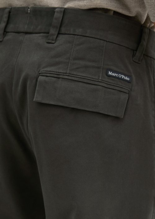 Osby Pleated Tapered Chino Pants — Wooden Earth