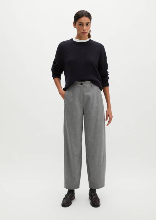 Pants model Minu barrel Medium Grey in front view