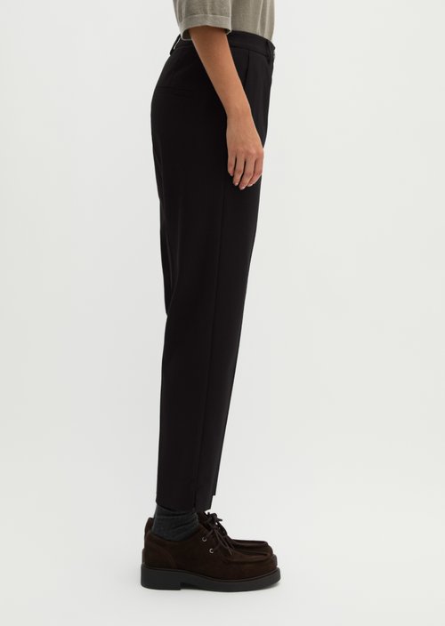 Malin Slim Pants — Black