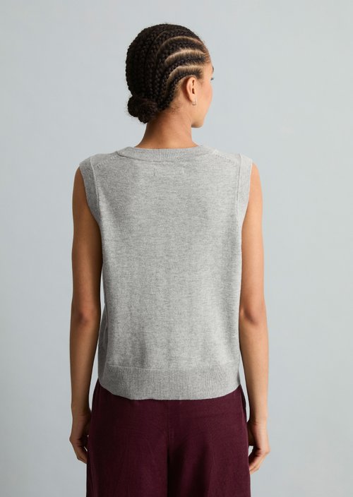 Regular-fit sleeveless sweater — Stone Melange