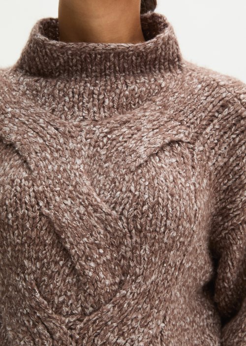 Relaxed-Fit Cable-Knit Sweater — Dark Brown