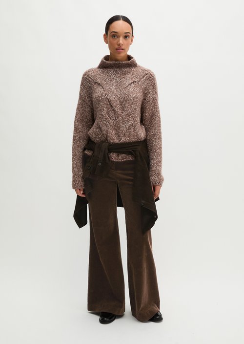 Relaxed-Fit Cable-Knit Sweater — Dark Brown