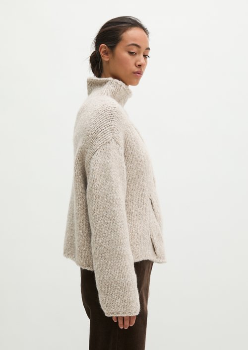 Relaxed-Fit Cable-Knit Sweater — Light Brown