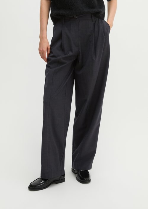 Loose-fitting pleated pants — Coal Grey Melange