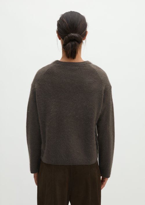 Cozy, loose-fitting sweater — Burnt Coffee