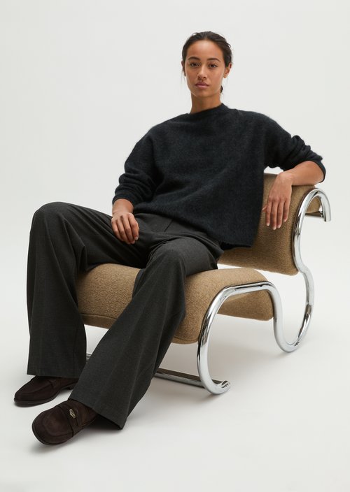 Cozy, loose-fitting sweater — Coal Grey Melange