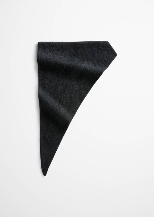 Écharpe triangulaire tricotée Coal Grey Melange en vue de face