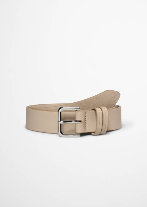 Billis Belt Dusty Sand in front view