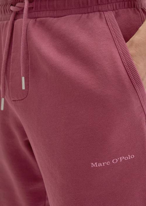 Spodenki dresowe regular Acai Red w widoku szczegółowym