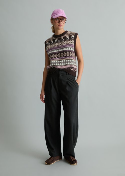 Cropped knit vest — Medium Brown