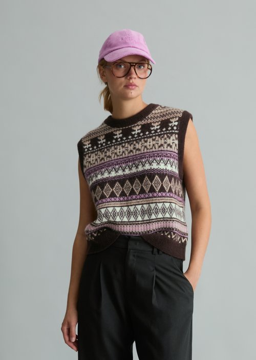 Cropped knit vest — Medium Brown