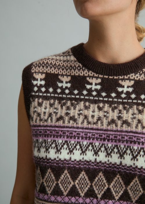 Cropped knit vest — Medium Brown