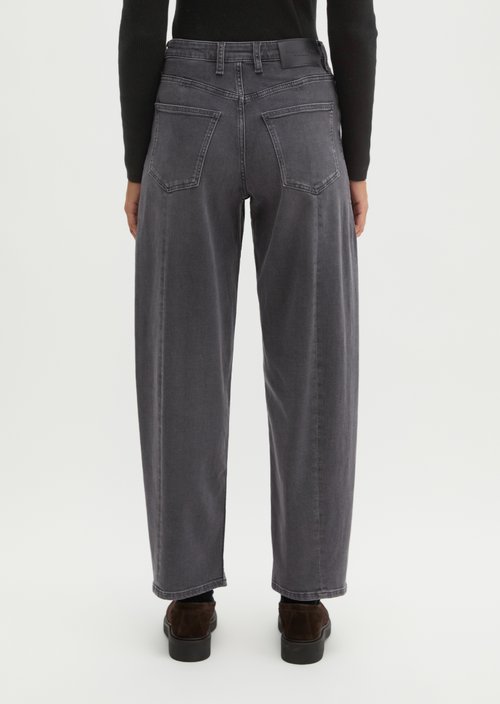 Lara Barrel Jeans — Medium Grey