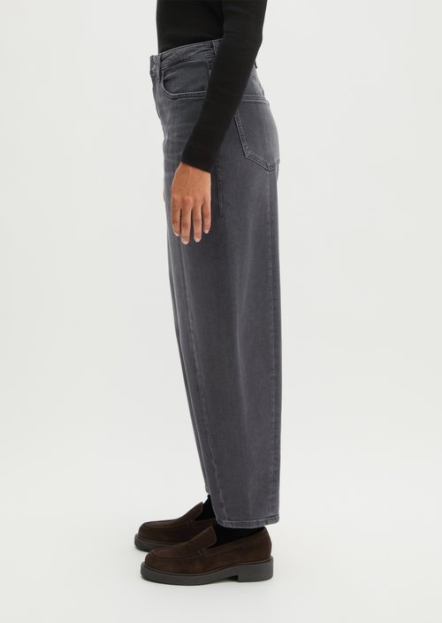 Lara Barrel Jeans — Medium Grey