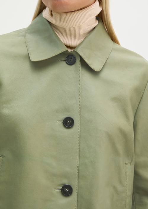 Lederjacke fitted Smooth Sage in Detailansicht