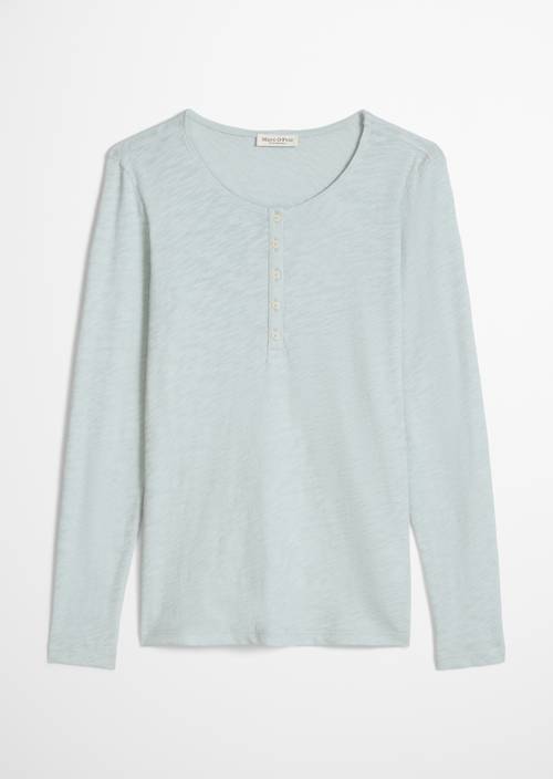 Henley-Longsleeve regular Silvery Blue in freigestellter Ansicht ohne Model