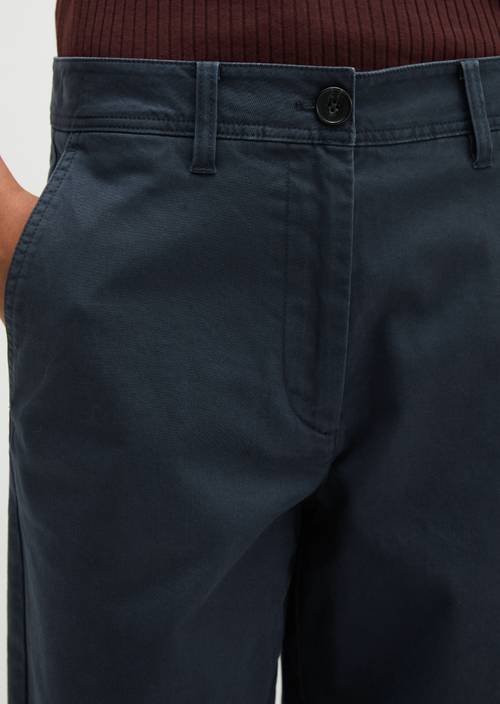 Pantalon modèle Lande wide Maritime Blue en vue détaillée