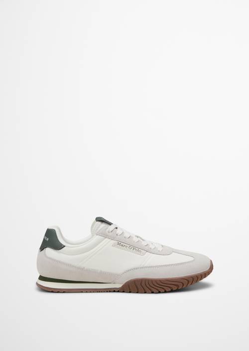 Sneaker Model Gustaf Offwhite Ansicht rechter Schuh von außen