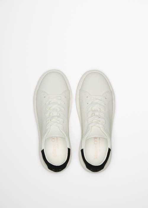 Baskets Modèle Kaira White en vue de dessus