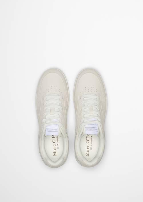 Sneaker model Vincenzo White in top view