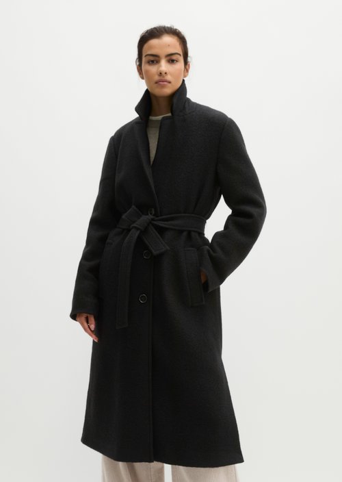 Slim-fit wool coat — Black