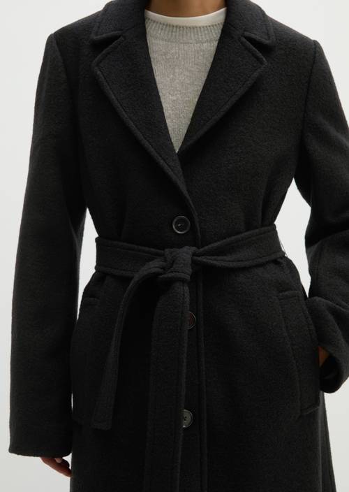 Wollmantel slim Black in Detailansicht