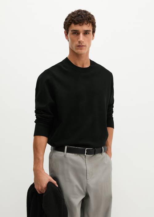 Pullover relaxed Black in Frontalansicht