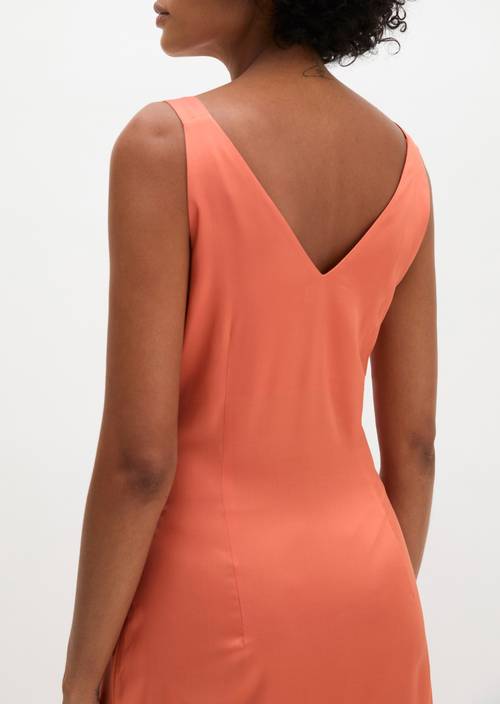 Satinkleid regular Warm Orange in Detailansicht