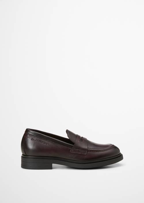 Loafer Model Paula Black Cherry Ansicht rechter Schuh von außen