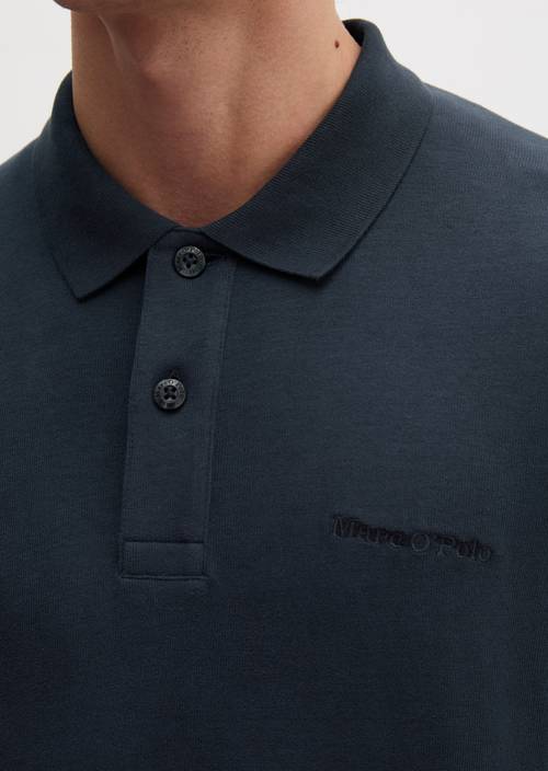 Polo tričko s klasickým střihem Dark Navy v detailním pohledu