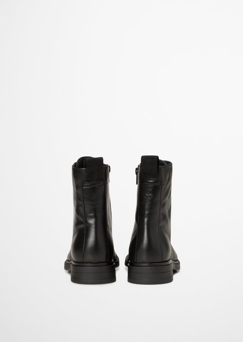 Lace-up boots — Black