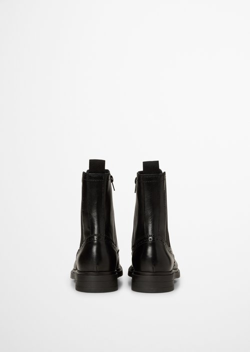 Chelsea Boot, Model Paula — Black