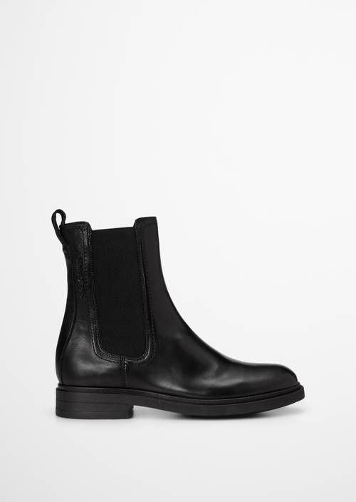 Chelsea Boot Black right shoe outer view