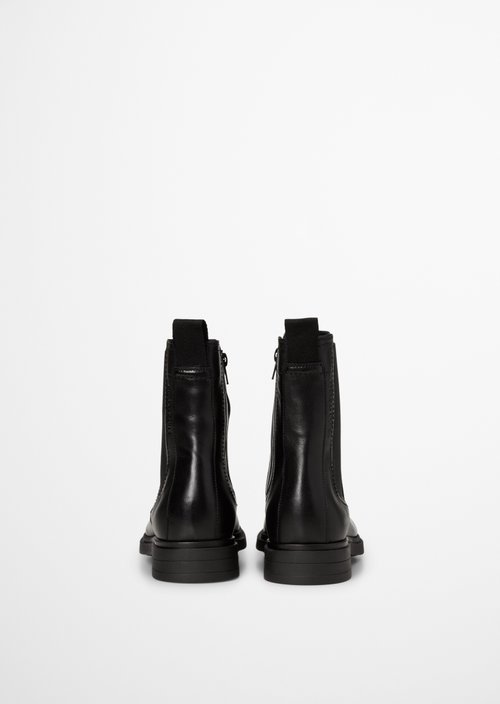 Chelsea Boot — Black