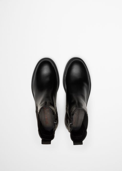 Chelsea Boot — Black