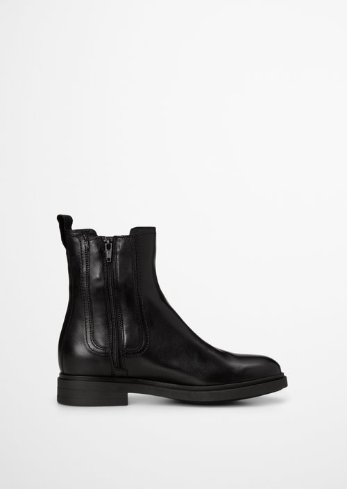 Chelsea Boot — Black