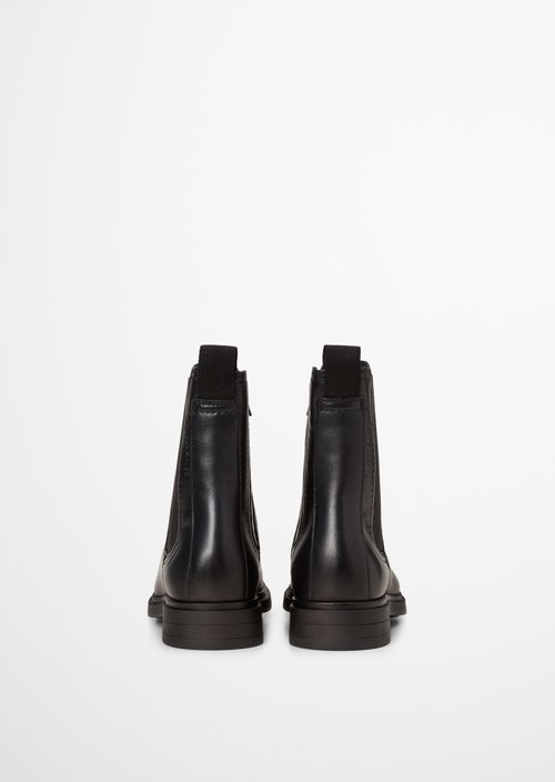 Chelsea Boot — True Navy