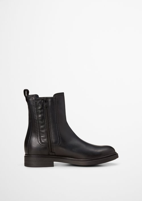 Chelsea Boot — True Navy