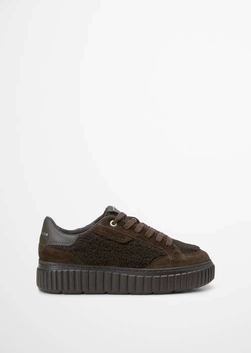 Sneaker Model Svenja Burnt Coffee Ansicht rechter Schuh von außen