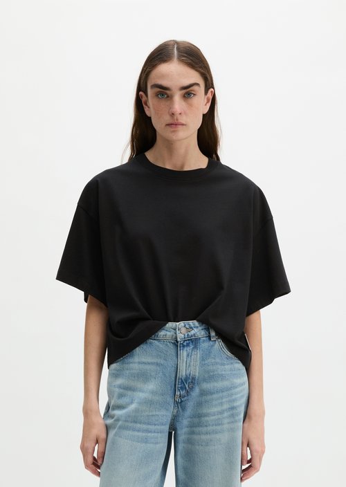 Relaxed T-shirt — Black
