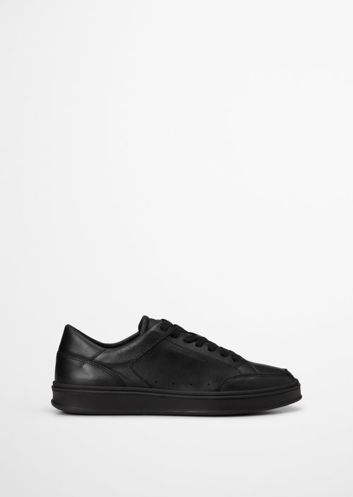 Enrique Sneaker Model — Black