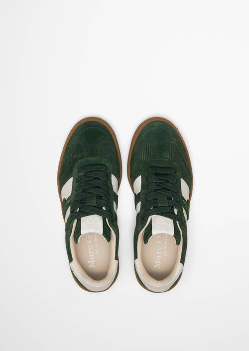 Modèle de baskets Court Dark Pine en vue de dessus