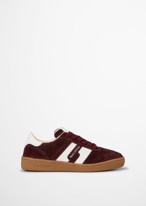 Court Sneaker Model — Light Cherry