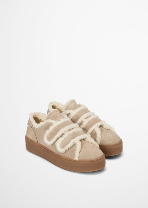 Edith Sneaker Model — Earthy Taupe