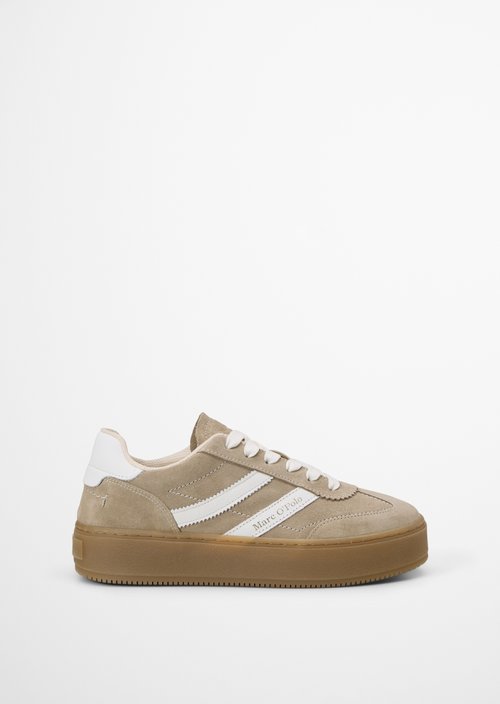 Edith Sneaker Model — Earthy Taupe